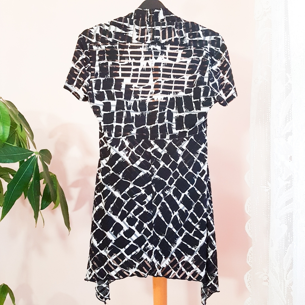 Joseph ribkoff blouse, flattering cut! - Picture 6 of 8